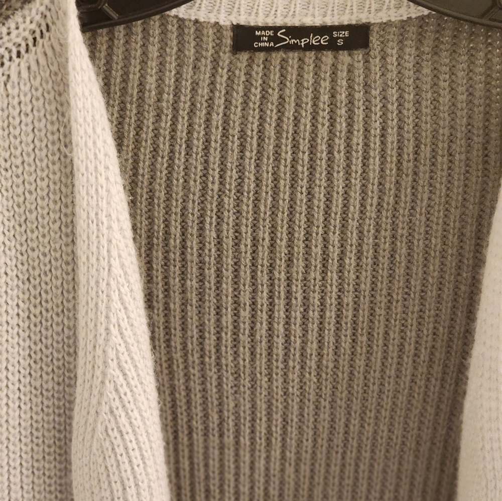 Simplee sweater